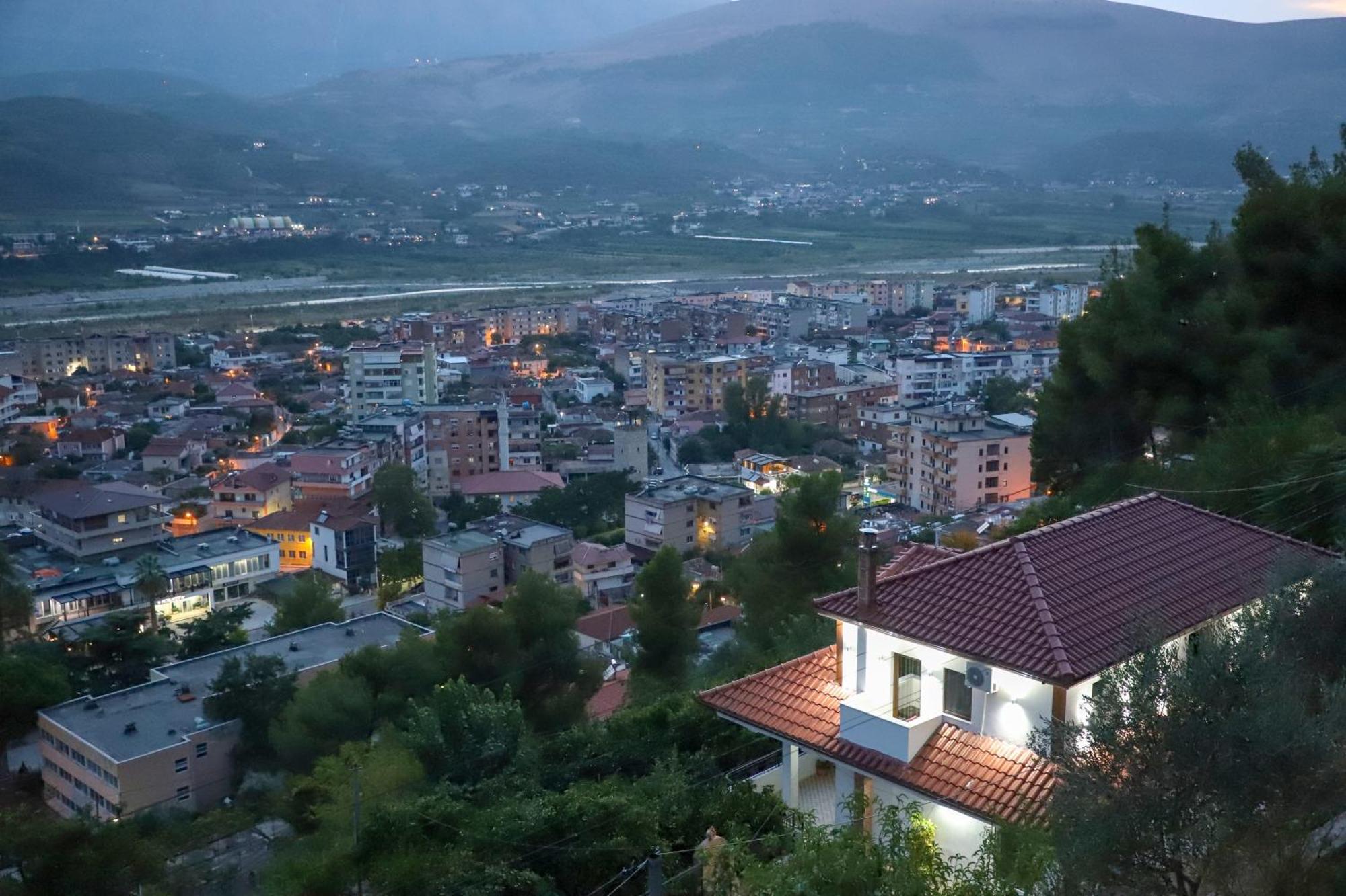 Vila Toska เบราท ภายนอก รูปภาพ