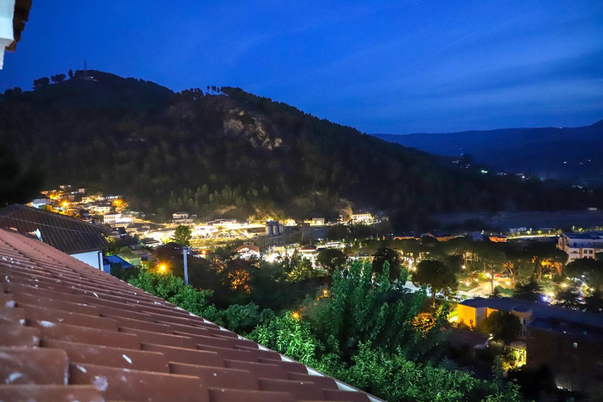 Vila Toska เบราท ภายนอก รูปภาพ