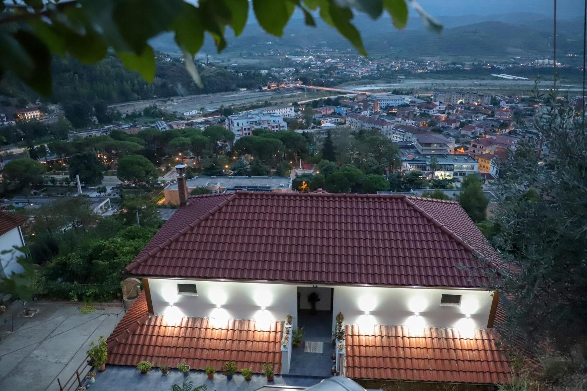 Vila Toska เบราท ภายนอก รูปภาพ